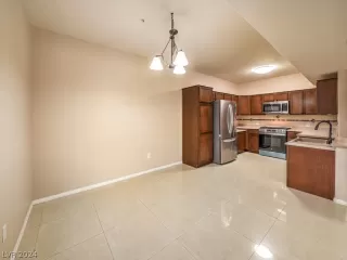 Photo #4: 2601180 Listing 