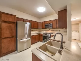 Photo #6: 2601180 Listing 