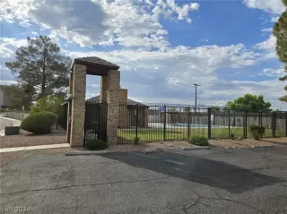 Photo #2: 2601199 Listing 