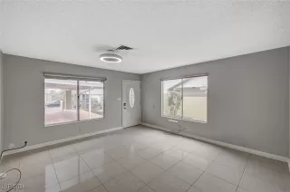 Photo #5: 2601207 Listing 