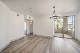 Photo #4: 2601213 Listing