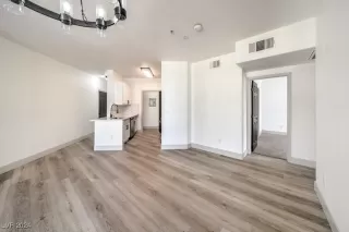 Photo #6: 2601213 Listing