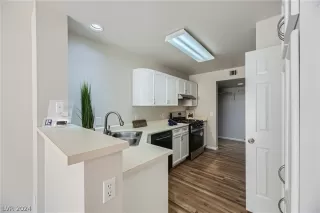 Photo #6: 2601215 Listing