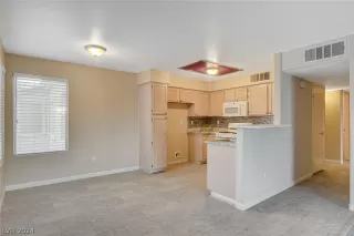 Photo #6: 2601228 Listing