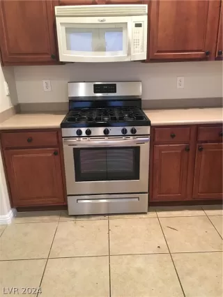 Photo #2: 2601252 Listing 