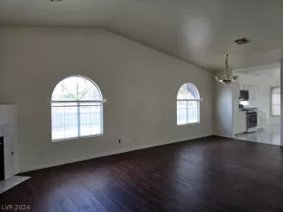 Photo #2: 2601277 Listing