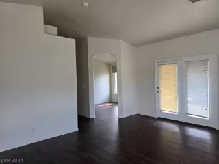 Photo #3: 2601277 Listing