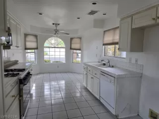 Photo #6: 2601277 Listing