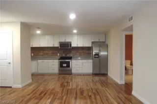 Photo #5: 2601286 Listing 