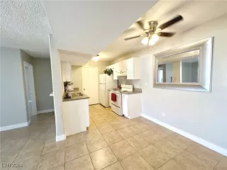 Photo #4: 2601291 Listing 