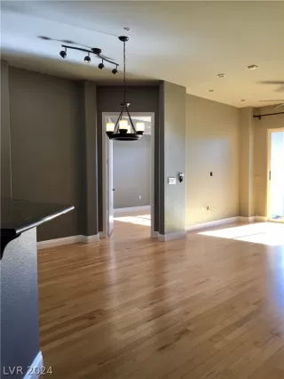 Photo #3: 2601292 Listing 