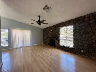 Photo #3: 2601293 Listing 