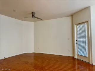 Photo #5: 2601337 Listing