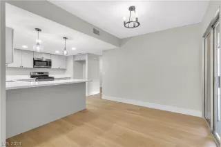 Photo #2: 2601353 Listing