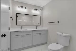 Photo #3: 2601353 Listing