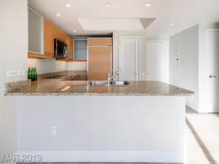 Photo #2: 2601358 Listing