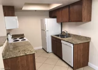 Photo #1: 2601388 Listing 