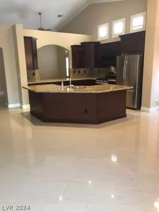 Photo #5: 2601394 Listing 