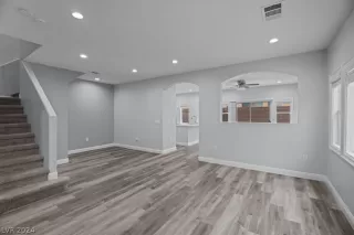 Photo #5: 2601453 Listing 