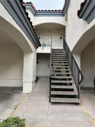 Photo #1: 2601463 Listing