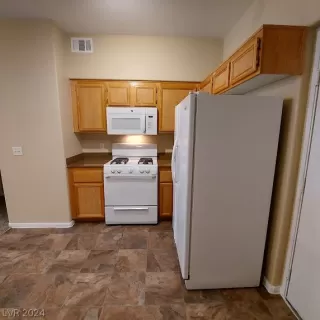 Photo #6: 2601468 Listing 