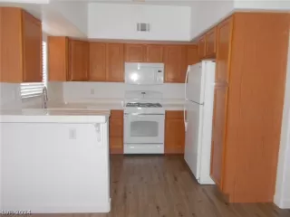 Photo #6: 2601524 Listing 