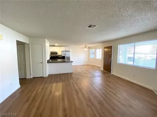 Photo #2: 2601569 Listing 