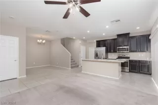 Photo #4: 2601596 Listing 