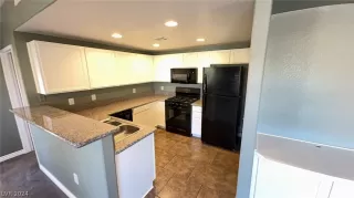 Photo #5: 2601608 Listing 
