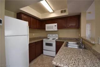 Photo #5: 2601645 Listing 