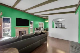 Photo #5: 2601647 Listing