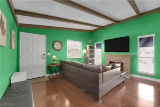 Photo #6: 2601647 Listing