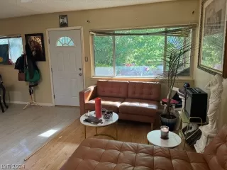 Photo #2: 2601650 Listing