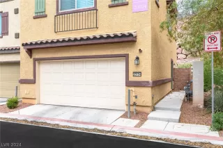 Photo #2: 2601689 Listing