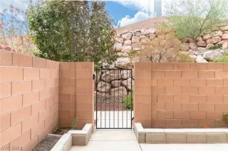 Photo #5: 2601689 Listing