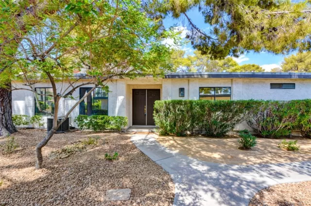 MLS: 2601697 Condo For Sale