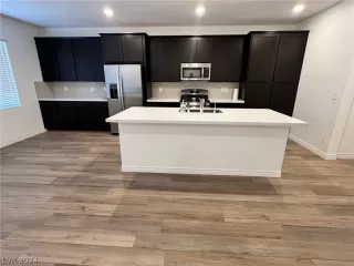 Photo #4: 2601703 Listing 