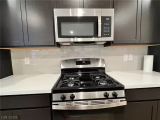 Photo #6: 2601703 Listing 