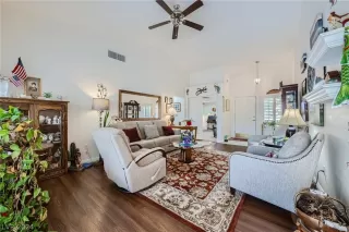 Photo #5: 2601729 Listing 