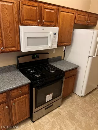 Photo #4: 2601730 Listing 