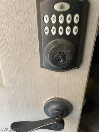 Photo #3: 2601732 Listing