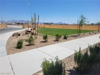 Photo #2: 2601748 Listing