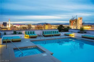 Photo #1: 2601769 Listing 