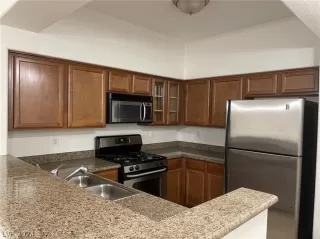 Photo #5: 2601787 Listing 