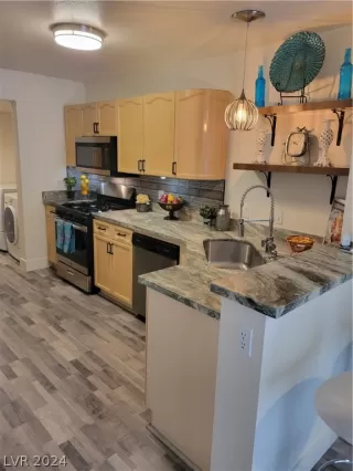 Photo #2: 2601791 Listing