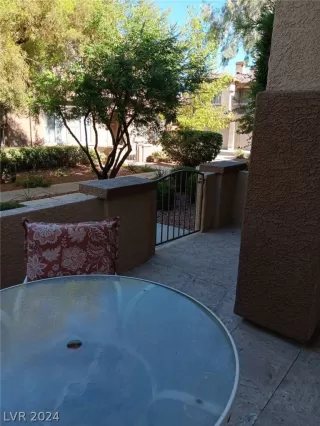 Photo #3: 2601801 Listing 
