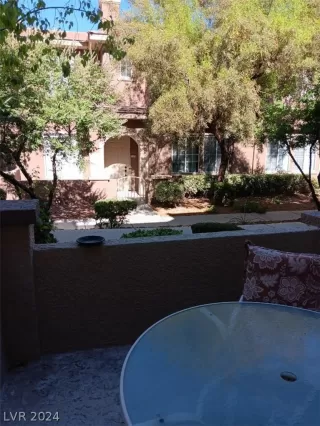 Photo #4: 2601801 Listing 