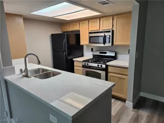 Photo #1: 2601840 Listing 