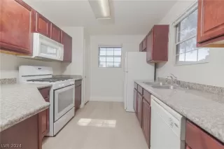 Photo #2: 2601886 Listing