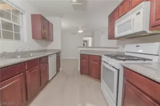 Photo #3: 2601886 Listing